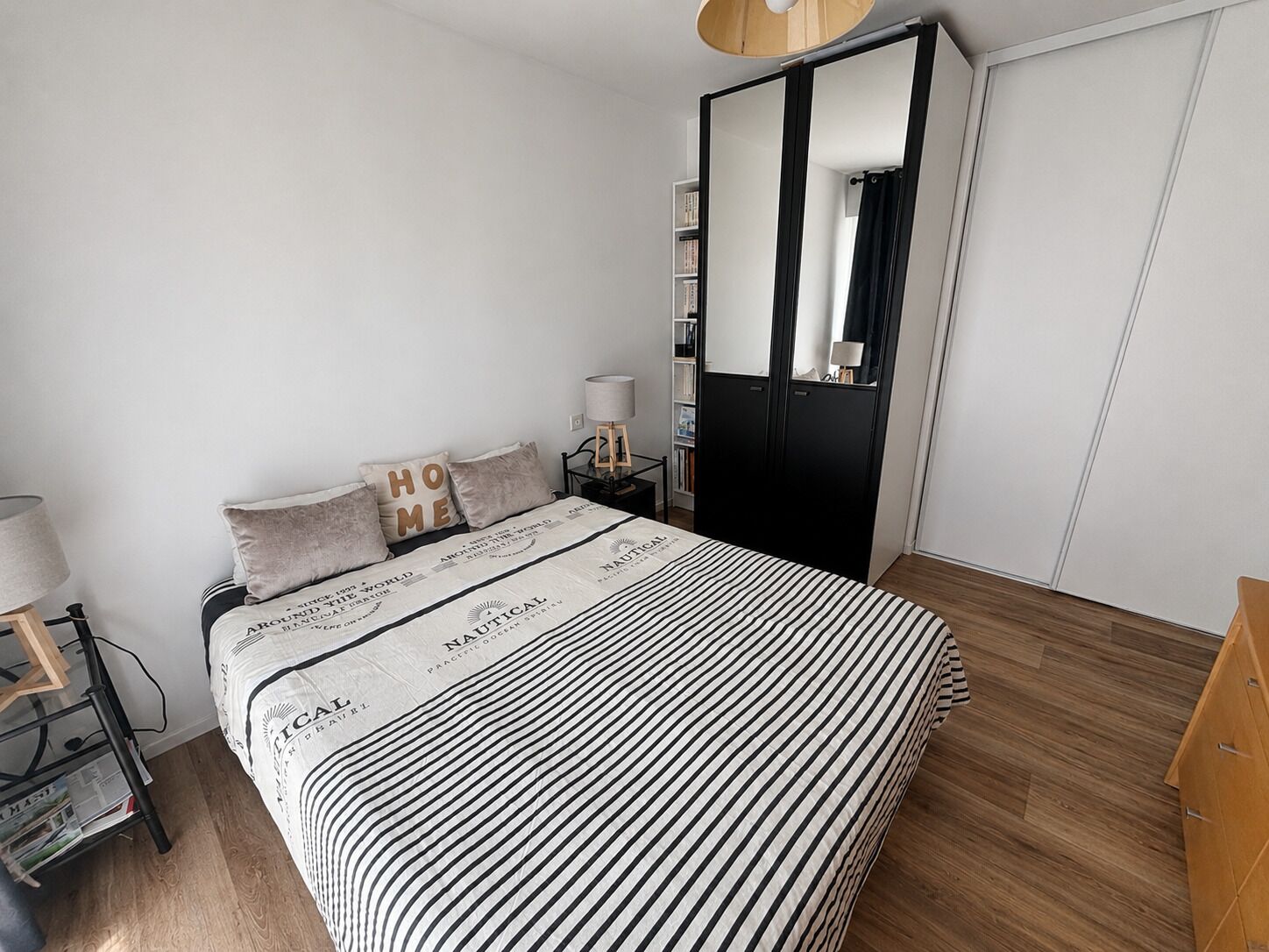 1 slaapkamer, een strijkplank/strijkijzer, internet