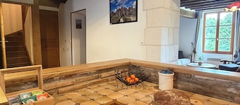 Beautiful country home in a green setting, near Guédelon