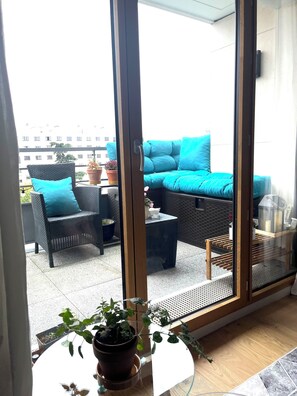 Living area - Vrbo Property (Clichy)