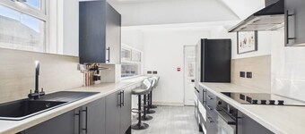 6-Bed 6-Bath | Direct Metro Access | South Shields