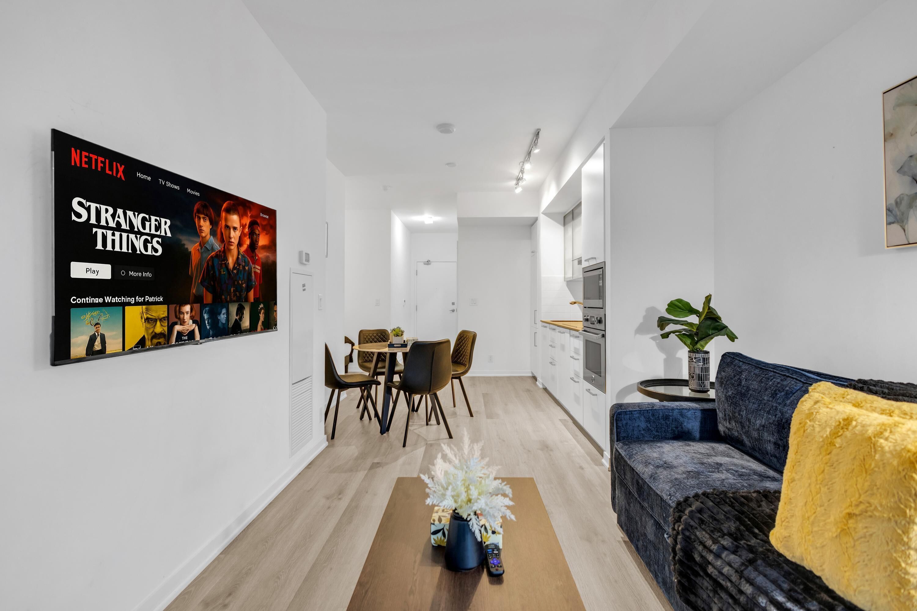 Elite-Suite, Mehrere Betten, Nichtraucher, eigenes Bad | Wohnbereich | 50-Zoll-Fernseher mit Digitalempfang