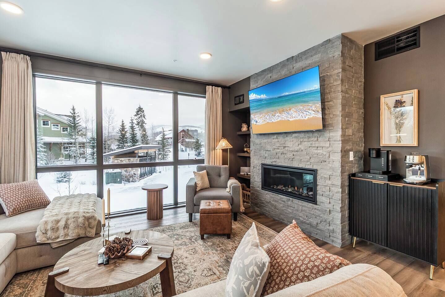 TV, fireplace, books, stereo
