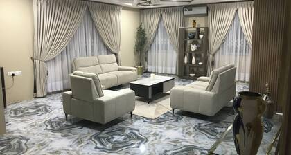Spacious 5-bedroom house in peaceful Atimpoku