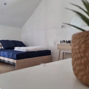 Iron/ironing board, bed sheets - Vrbo Property (Pleurtuit)