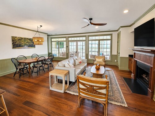 Daufuskie Paradise, Oceanfront 3 Suite Cottage with Huge Porch