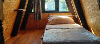 Cozy Lakefront Cabin Myselim