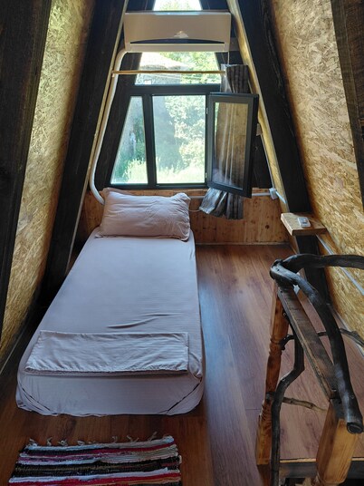 Cozy Lakefront Cabin Myselim