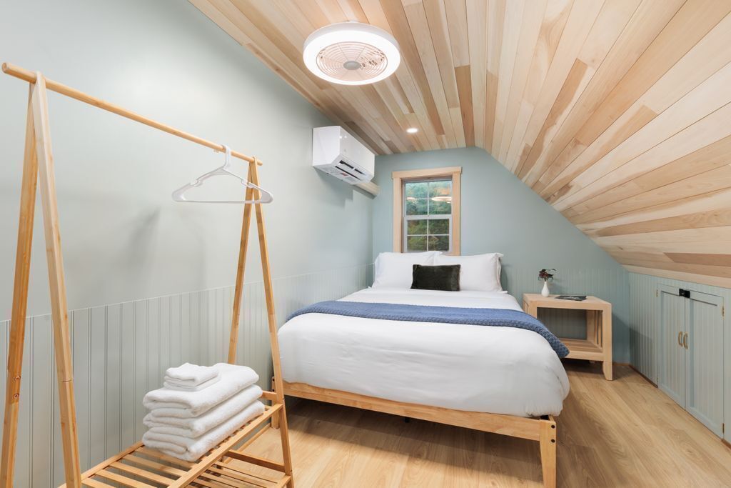 3 bedrooms, WiFi (free), bed sheets