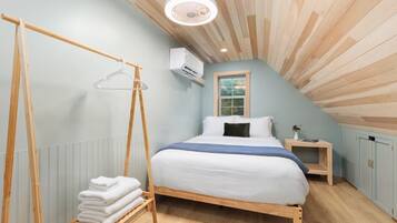 3 bedrooms, WiFi (free), bed sheets