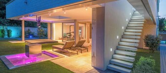 The Hidden Lakehouse | Pool • Sauna • Whirlpool