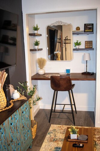 Cozy 1-bedroom apartment in adorable Fredericksburg with AC