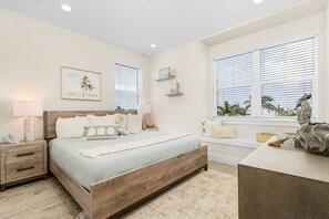 5 bedrooms, iron/ironing board, WiFi, bed sheets - The Veranda | Beach Views | 2-Min Walk (Fort Myers Beach)