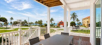 The Veranda | Beach Views | 2-Min Walk