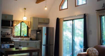 Rustic A-Frame• Cozy & Bright • Deck Vibes & Views