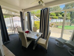 Outdoor dining - Villa "Bouhebe" (CAPBRETON)