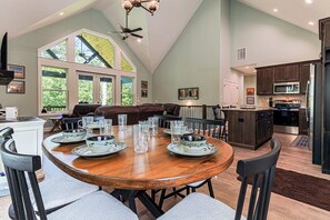 Dining - Peace On The Porch | Ellijay, GA (Gilmer County)