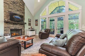 Smart TV, fireplace, ping pong - Peace On The Porch | Ellijay, GA (Gilmer County)