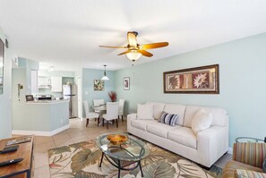 TV - Cozy 1BR Retreat Near Melbourne Beach Sleeps 4 (Melbourne)