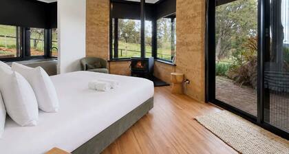 Farm Stay 3-Bed House in North Dandalup
