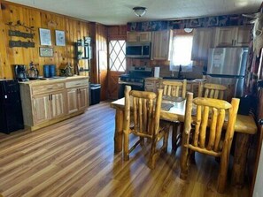 Dining - Houghton Lake Heights Cabin:  Houghton Lake Access-Sleeps 5 (Houghton Lake)