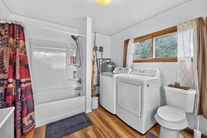 Shower, hair dryer, towels - Houghton Lake Heights Cabin:  Houghton Lake Access-Sleeps 5 (Houghton Lake)