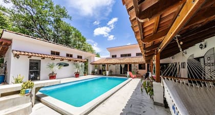 Casa Lia Rose - Steps from the beach!