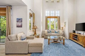 TV, offices - End-Unit Calm with Pool, Hot Tub & Tennis Near Waikoloa Beach (Waikoloa)