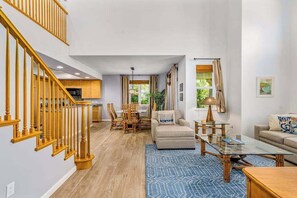 TV, offices - End-Unit Calm with Pool, Hot Tub & Tennis Near Waikoloa Beach (Waikoloa)