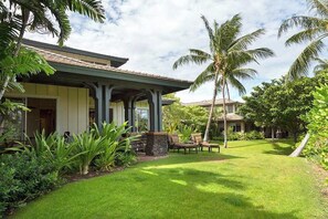 Exterior - Sunny Mauna Lani Getaway with Lanai, Pools & Amenities Galore (Kamuela)