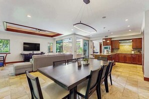 Interior - Luxe Waimea Condo with Pool, Hot Tub & Gym (Waimea)