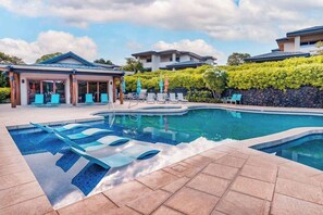 Pool - Luxe Waimea Condo with Pool, Hot Tub & Gym (Waimea)