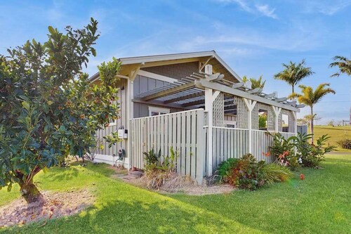 Cozy Pepeekeo Apartment on a Botanical Estate Near the Ocean