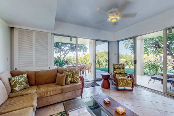 TV, offices - Relax in an Updated Waikoloa Condo with Heated Pool & Hot Tub (Waikoloa)