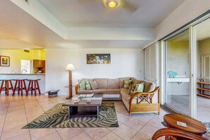 TV, offices - Relax in an Updated Waikoloa Condo with Heated Pool & Hot Tub (Waikoloa)