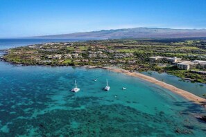 Beach nearby - Settle Into an Updated Golf-Course Condo with Pool, Gym & WiFi (Waikoloa)