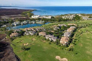 Golf - Settle Into an Updated Golf-Course Condo with Pool, Gym & WiFi (Waikoloa)
