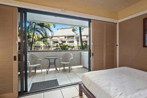 Desk, iron/ironing board, travel cot, WiFi - Stay in the Heart of Hilo in a Remodeled Condo with Pool & Lanai (Hilo)