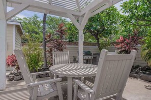 Outdoor dining - Heated Pool & Hot Tub Days in Waikoloa Village (Waikoloa Village)