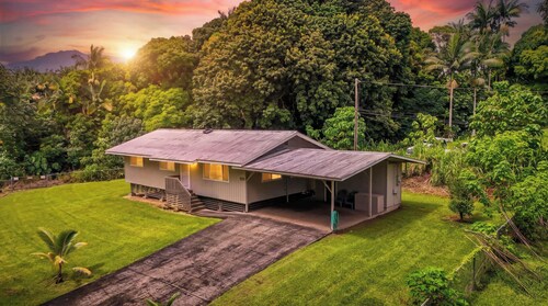 NEW Fall $ale Hamakua Coast Home for Waterfall Days and Family Dinners