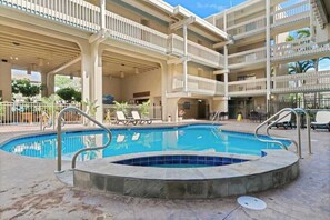 Pool - Breezy Oceanfront Kona Condo with Pool & Hot Tub Near Shops (Kailua-Kona)