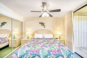 Iron/ironing board, WiFi, bed sheets - Breezy Oceanfront Kona Condo with Pool & Hot Tub Near Shops (Kailua-Kona)