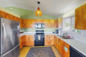 Coffee/tea maker, fridge, microwave, oven - Wake to Sunrises at a Poipu Oceanfront Cliff Oasis (Keaau)