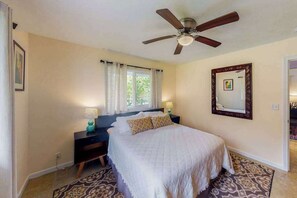 Desk, WiFi, bed sheets - Wake to Sunrises at a Poipu Oceanfront Cliff Oasis (Keaau)