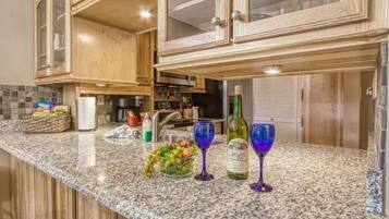 Condo, Multiple Beds (Alpine Lookout) | Private kitchen