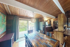 Dining - Tranquil Volcano Acres with Fireplace & Lanai (Volcano)