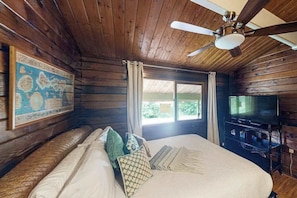 WiFi, bed sheets - Tranquil Volcano Acres with Fireplace & Lanai (Volcano)