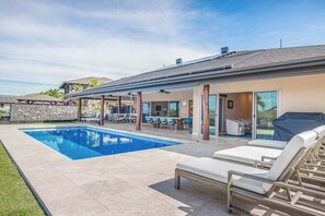 Pool - Tropical Beach-Close Kona Retreat with Pool & Lanai (Kailua-Kona)