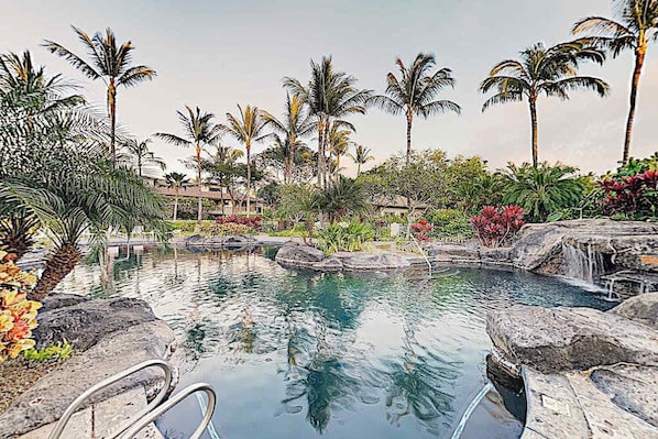 Pool - Mauna Lani Villa with Outdoor Kitchen, Pool, Hot Tub & Gym (Waimea)