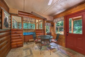 House, Multiple Beds (Z - Bear Crossing) | Dining - Z - Bear Crossing (Sevierville)