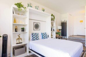 Iron/ironing board, WiFi, bed sheets - Escape to a Golf-Course Oasis with Pool, Tennis & Ocean Views (Waikoloa Village)